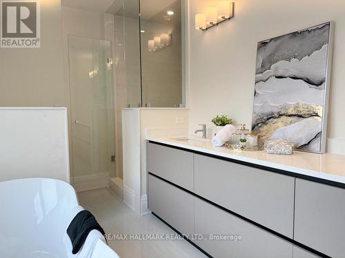 23 Kingwood Lane, Aurora, ON - Indoor Photo Showing Bathroom