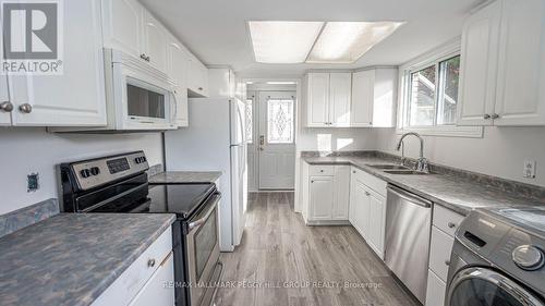 395 Little Avenue, Barrie, ON - Indoor Photo Showing Kitchen With Double Sink