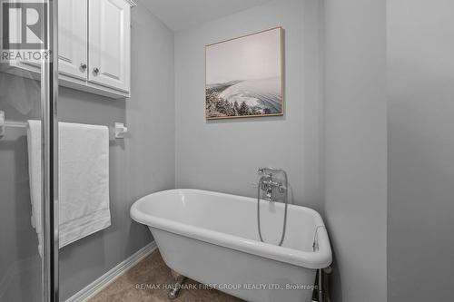 963 Lake Drive E, Georgina, ON - Indoor Photo Showing Bathroom