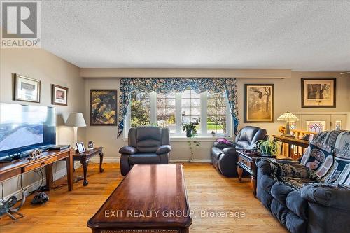 22 Wickens Street, Quinte West, ON - Indoor Photo Showing Living Room