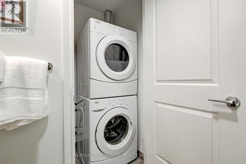 234 - 80 Marine Parade Drive, Toronto, ON - Indoor Photo Showing Laundry Room