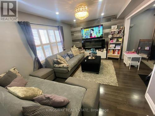 83 Queen Mary Drive, Brampton, ON - Indoor Photo Showing Living Room