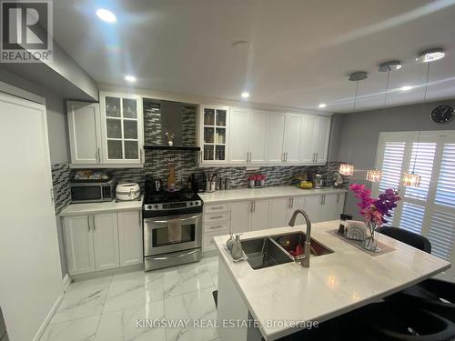 83 Queen Mary Drive, Brampton, ON - Indoor Photo Showing Kitchen With Upgraded Kitchen
