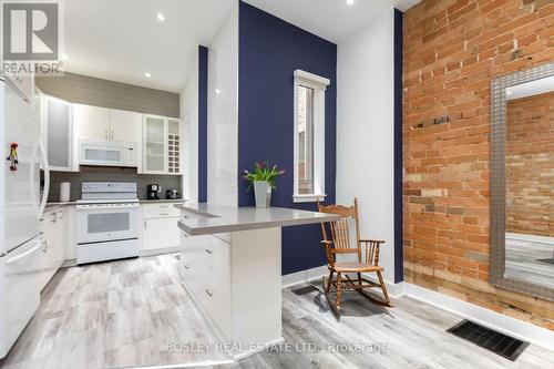 108 Seaton Street, Toronto, ON - Indoor Photo Showing Kitchen