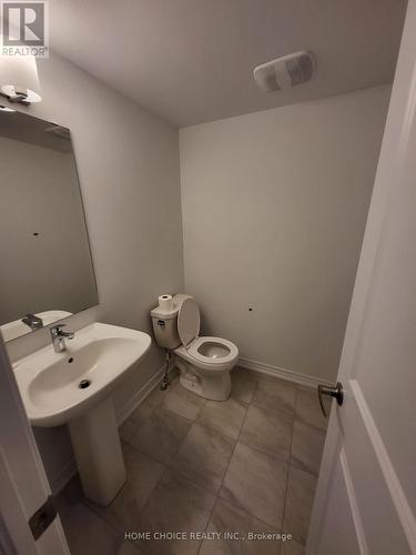 1071 Lockie Drive, Oshawa, ON - Indoor Photo Showing Bathroom