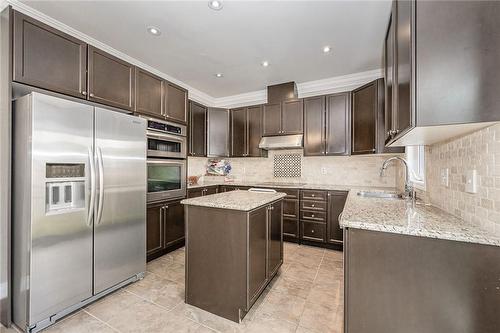 4756 Deforest Crescent, Burlington, ON - Indoor Photo Showing Kitchen With Upgraded Kitchen