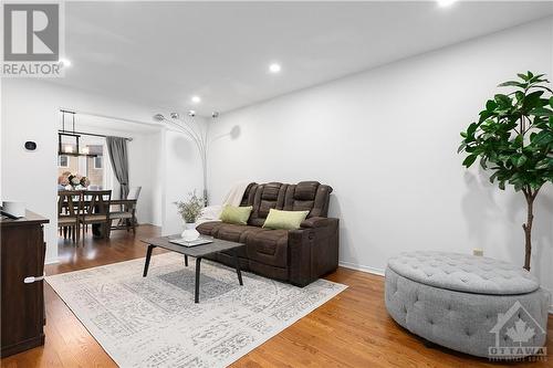19 Inwood Drive, Kanata, ON - Indoor Photo Showing Living Room