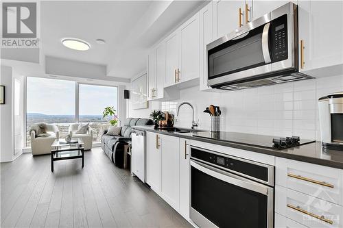 805 Carling Avenue Unit#3202, Ottawa, ON - Indoor Photo Showing Kitchen With Upgraded Kitchen