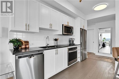 805 Carling Avenue Unit#3202, Ottawa, ON - Indoor Photo Showing Kitchen With Double Sink With Upgraded Kitchen
