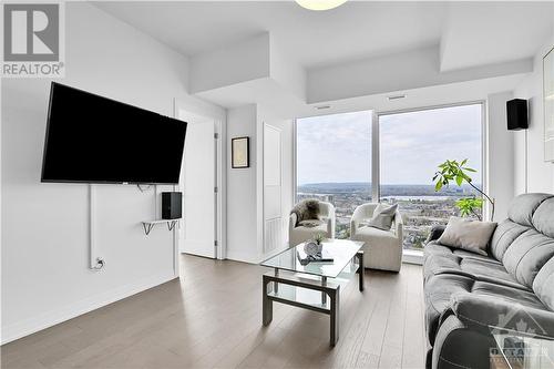 805 Carling Avenue Unit#3202, Ottawa, ON - Indoor Photo Showing Living Room