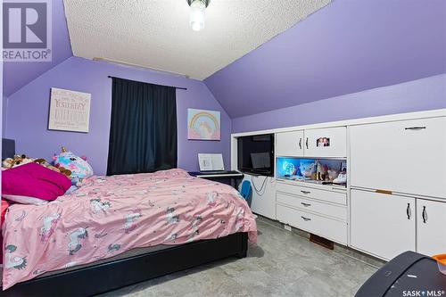 161 Halifax Street N, Regina, SK - Indoor Photo Showing Bedroom