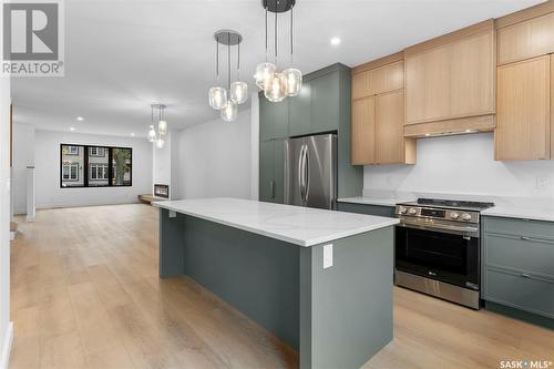 1109 9Th Street E, Saskatoon, SK - Indoor Photo Showing Kitchen With Upgraded Kitchen