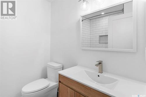 1109 9Th Street E, Saskatoon, SK - Indoor Photo Showing Bathroom