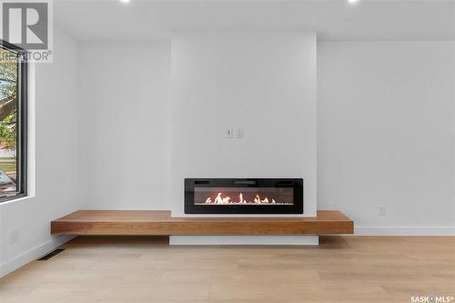 1109 9Th Street E, Saskatoon, SK - Indoor With Fireplace