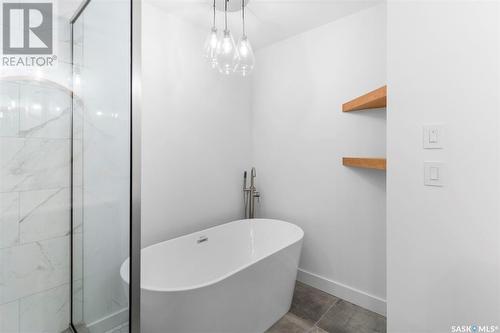 1109 9Th Street E, Saskatoon, SK - Indoor Photo Showing Bathroom