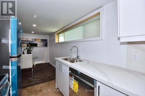 51 Gladman Avenue, Newmarket, ON - Indoor Photo Showing Kitchen With Double Sink
