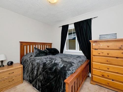6261 Algonkin Pl, Duncan, BC - Indoor Photo Showing Bedroom