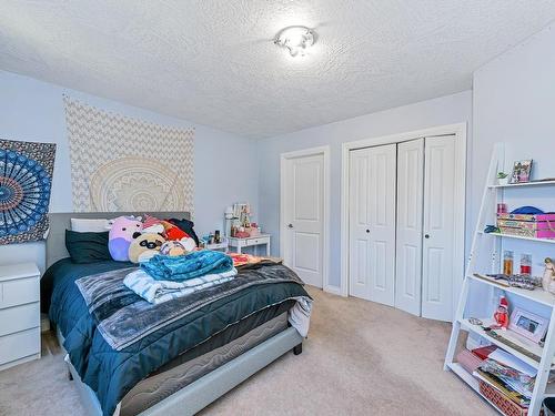 6261 Algonkin Pl, Duncan, BC - Indoor Photo Showing Bedroom