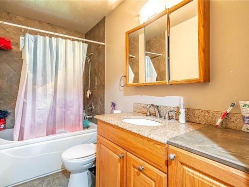 964 Loch Glen Pl, Langford, BC - Indoor Photo Showing Bathroom