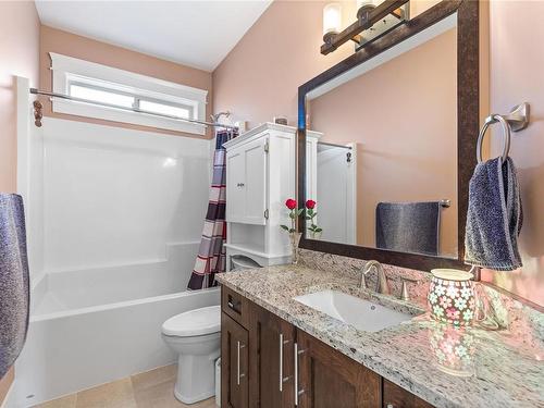 5790 Linyard Rd, Nanaimo, BC - Indoor Photo Showing Bathroom