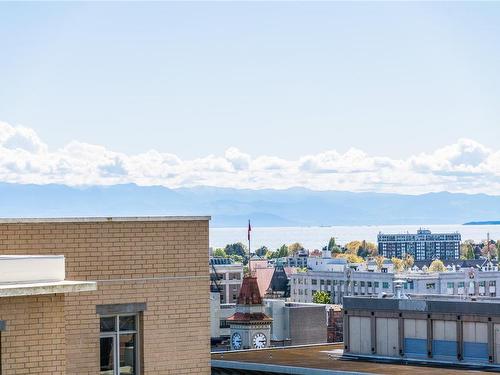 1308-777 Herald St, Victoria, BC - Outdoor With View