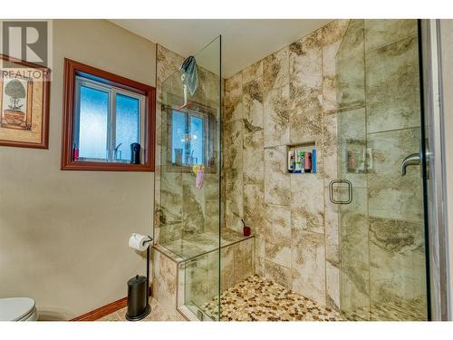 396 Whitevale Road, Lumby, BC - Indoor Photo Showing Bathroom