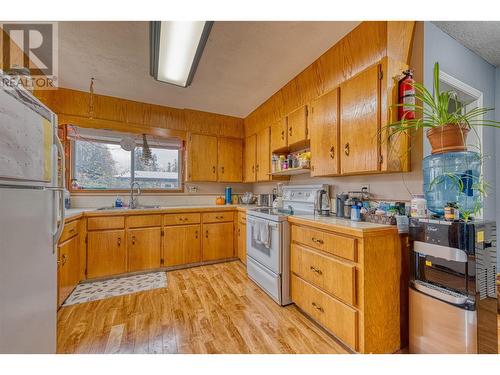396 Whitevale Road, Lumby, BC - Indoor Photo Showing Kitchen
