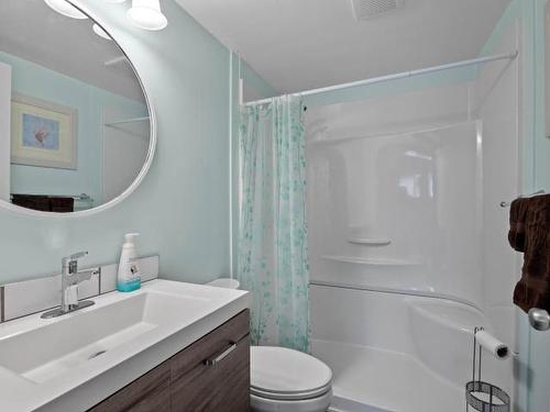 2299 Cleasby Street, Merritt, BC - Indoor Photo Showing Bathroom