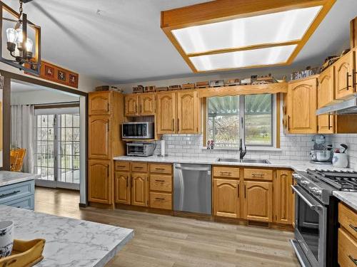 2299 Cleasby Street, Merritt, BC - Indoor Photo Showing Kitchen