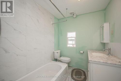 204 Sherman Avenue, Hamilton, ON - Indoor Photo Showing Bathroom