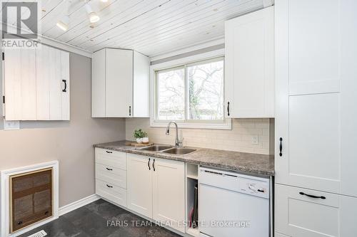 258 Patterson Boulevard, Tay, ON - Indoor Photo Showing Kitchen With Double Sink