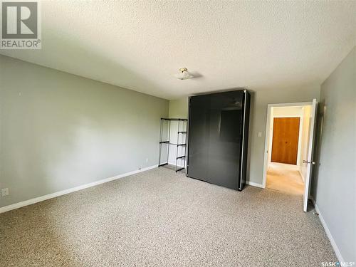 451 3Rd Avenue Nw, Swift Current, SK - Indoor Photo Showing Other Room