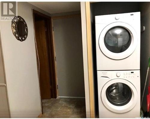 451 3Rd Avenue Nw, Swift Current, SK - Indoor Photo Showing Laundry Room