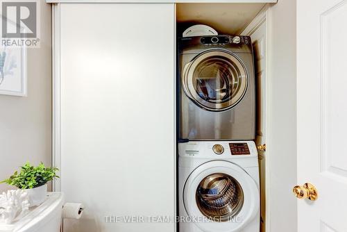 104 - 207 Wellesley Street E, Toronto, ON - Indoor Photo Showing Laundry Room