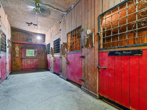 Stable - 1780Z Ch. De La Côte-Georges, Mascouche, QC 