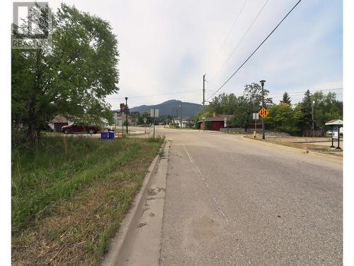 2050 10 Avenue Ne, Salmon Arm, BC 