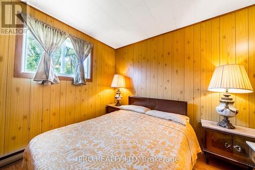 5538 Rice Lake Scenic Drive, Hamilton Township, ON - Indoor Photo Showing Bedroom