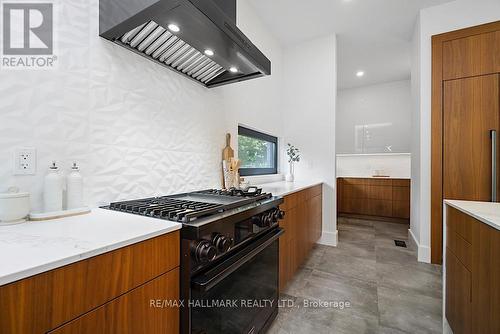 4 Faircrest Drive, Hamilton, ON - Indoor Photo Showing Kitchen