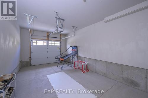 72 - 1850 Beaverbrook Avenue, London, ON - Indoor Photo Showing Garage