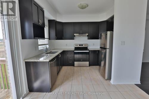 24 Scenic Ridge Gate, Brantford, ON - Indoor Photo Showing Kitchen With Double Sink