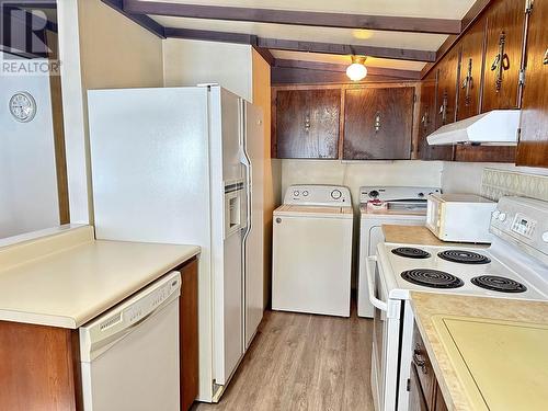 8241 Peterson Road, Fraser Lake, BC - Indoor Photo Showing Laundry Room