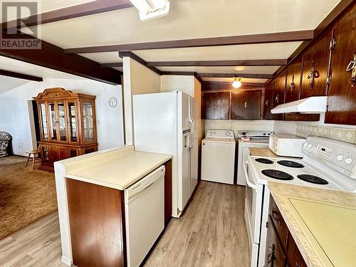 8241 Peterson Road, Fraser Lake, BC - Indoor Photo Showing Kitchen