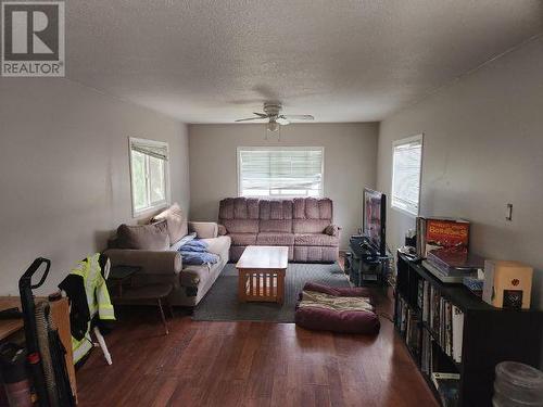 6960 Langer Crescent, Prince George, BC - Indoor Photo Showing Living Room