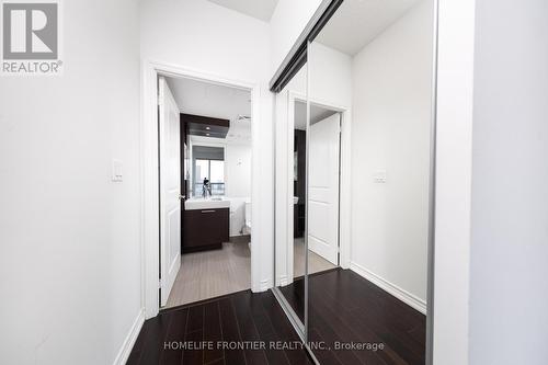 5609 - 386 Yonge Street, Toronto, ON - Indoor Photo Showing Other Room