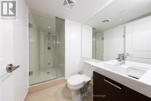 5609 - 386 Yonge Street, Toronto, ON - Indoor Photo Showing Bathroom
