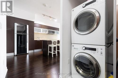5609 - 386 Yonge Street, Toronto, ON - Indoor Photo Showing Laundry Room