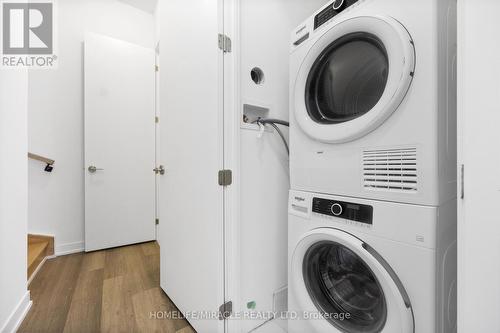 1032 - 14 David Eyer Road, Richmond Hill, ON - Indoor Photo Showing Laundry Room