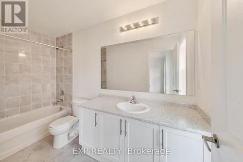 1421 Davis Loop, Innisfil, ON - Indoor Photo Showing Bathroom