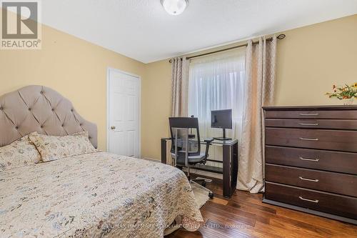810 Firth Court, Newmarket, ON - Indoor Photo Showing Bedroom