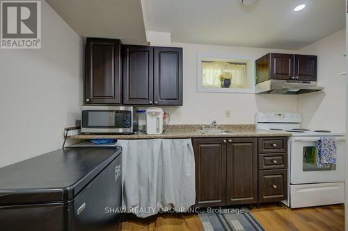 22 - 7440 Goreway Drive, Mississauga, ON - Indoor Photo Showing Kitchen